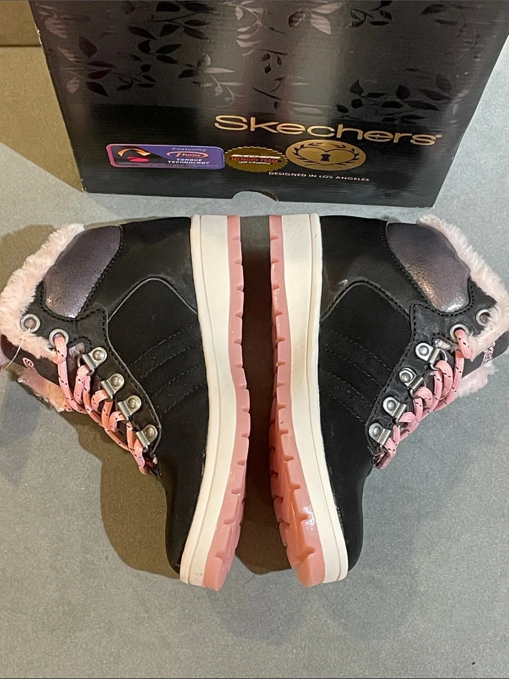 NEW Skechers Girls 11 Black Pink Suede Lace Up Boots Faux Fur Lined